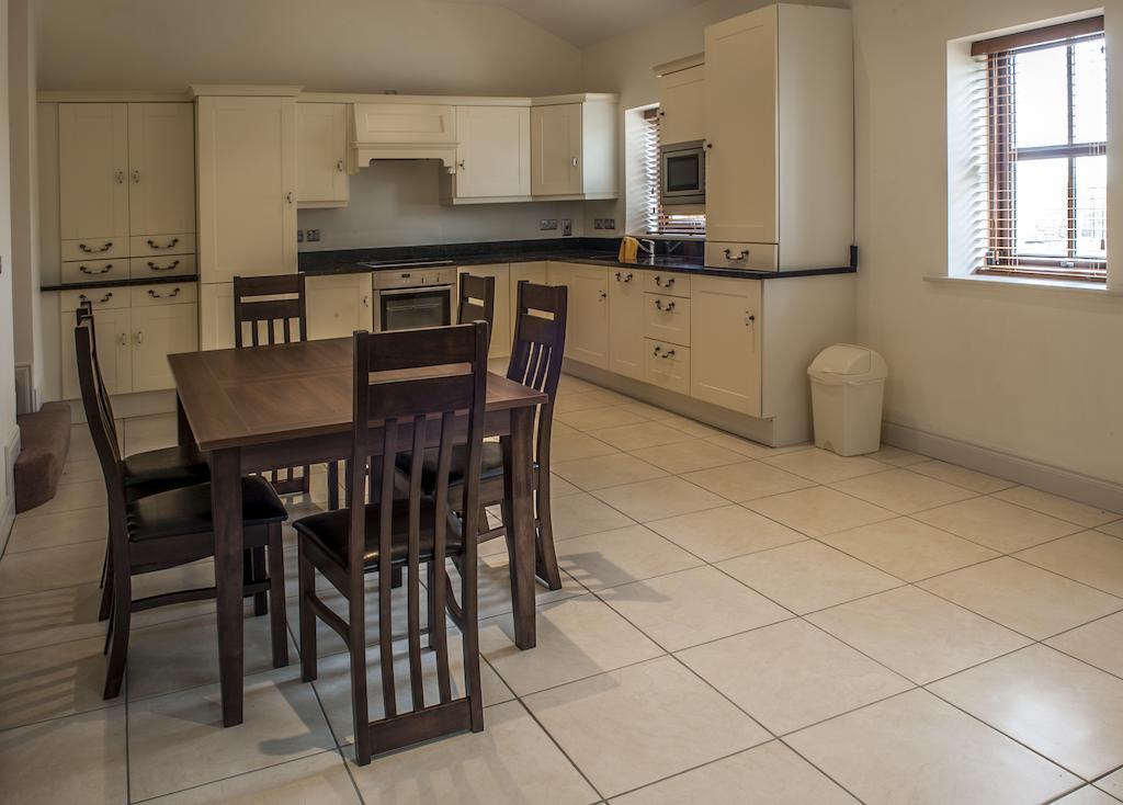 New Forest Estate Lodges Tyrrellspass Kamer foto