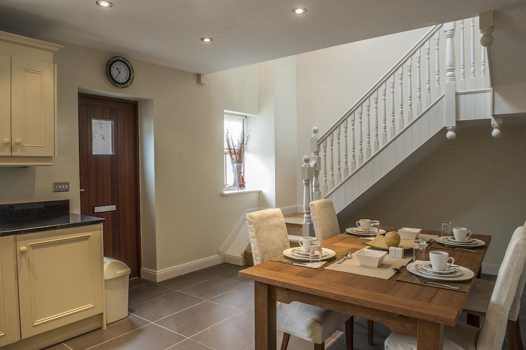 New Forest Estate Lodges Tyrrellspass Buitenkant foto