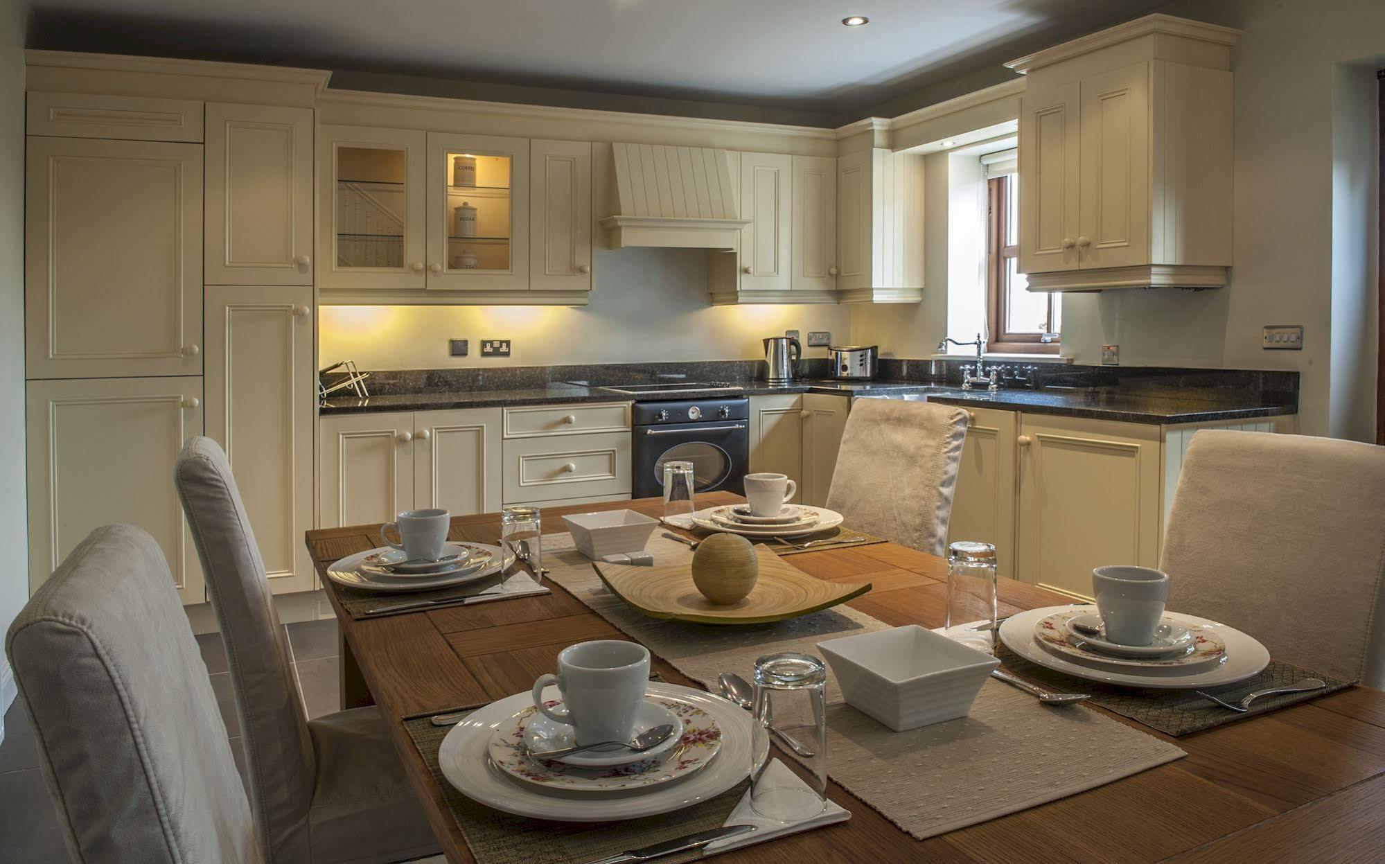 New Forest Estate Lodges Tyrrellspass Buitenkant foto