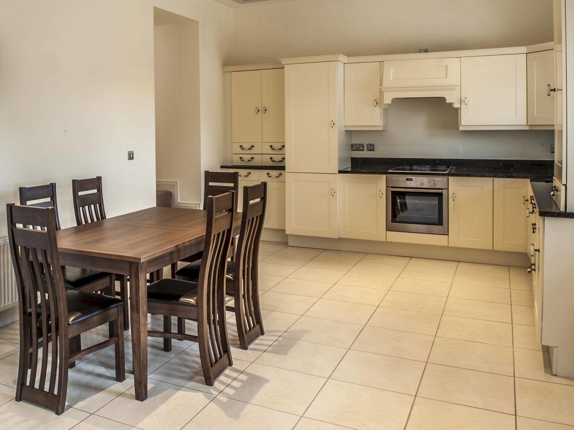 New Forest Estate Lodges Tyrrellspass Buitenkant foto