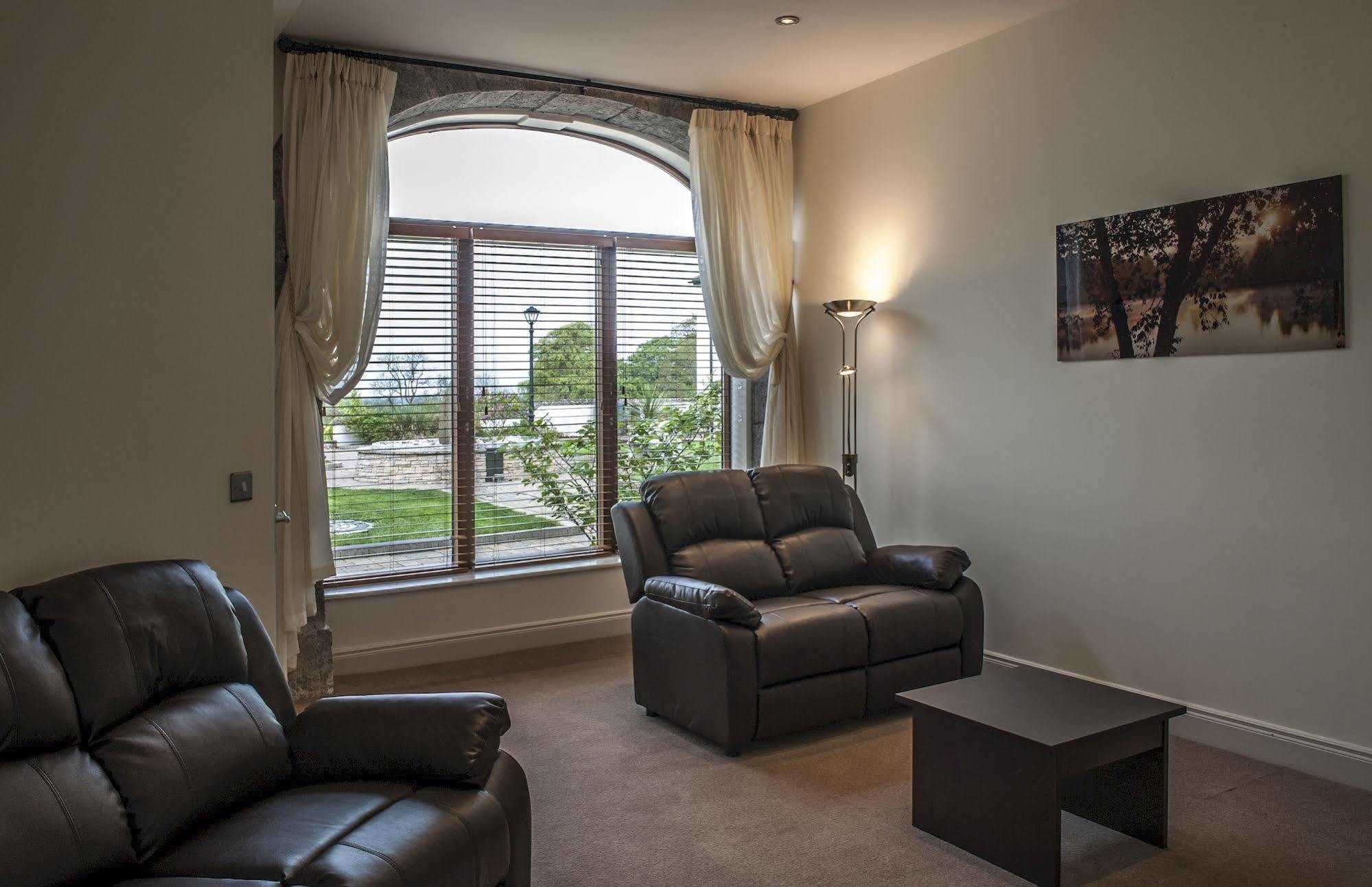 New Forest Estate Lodges Tyrrellspass Buitenkant foto