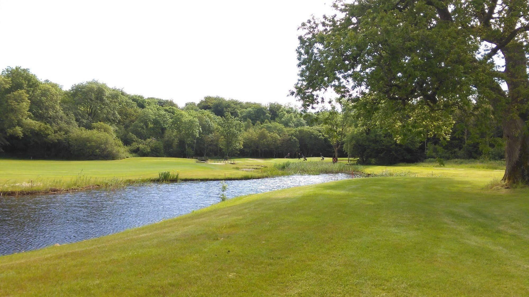 New Forest Estate Lodges Tyrrellspass Buitenkant foto
